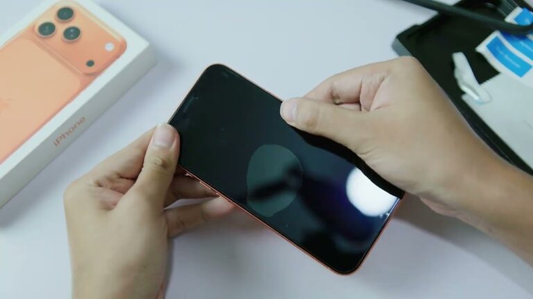 How to Install a Screen Protector on Your iPhone 17