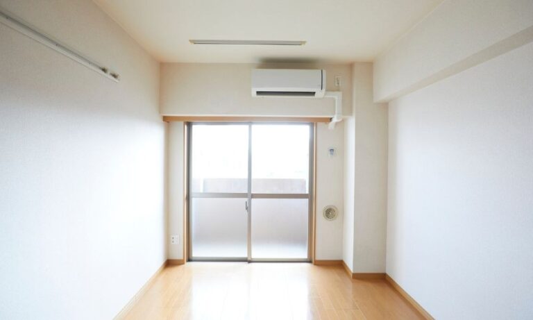 How to Reduce Electricity Bills with an Energy-Efficient Air Conditioner During Cooler Months