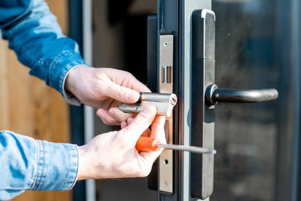 24/7 Emergency Locksmith Services in Dubai Key Masters, Lock Repair & Car Unlock Experts