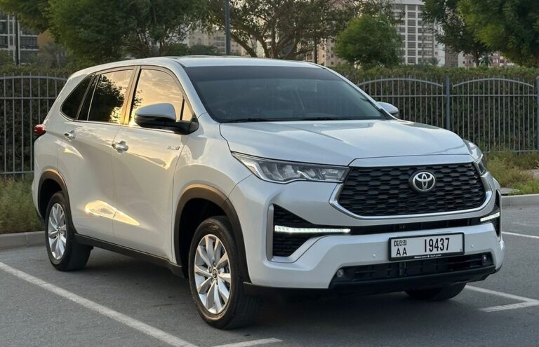 Explore the City of Gold with Dubai Car Rental Services