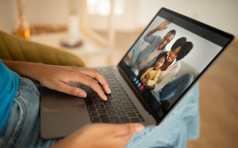 Uhmegle How to Chat with Strangers Safely